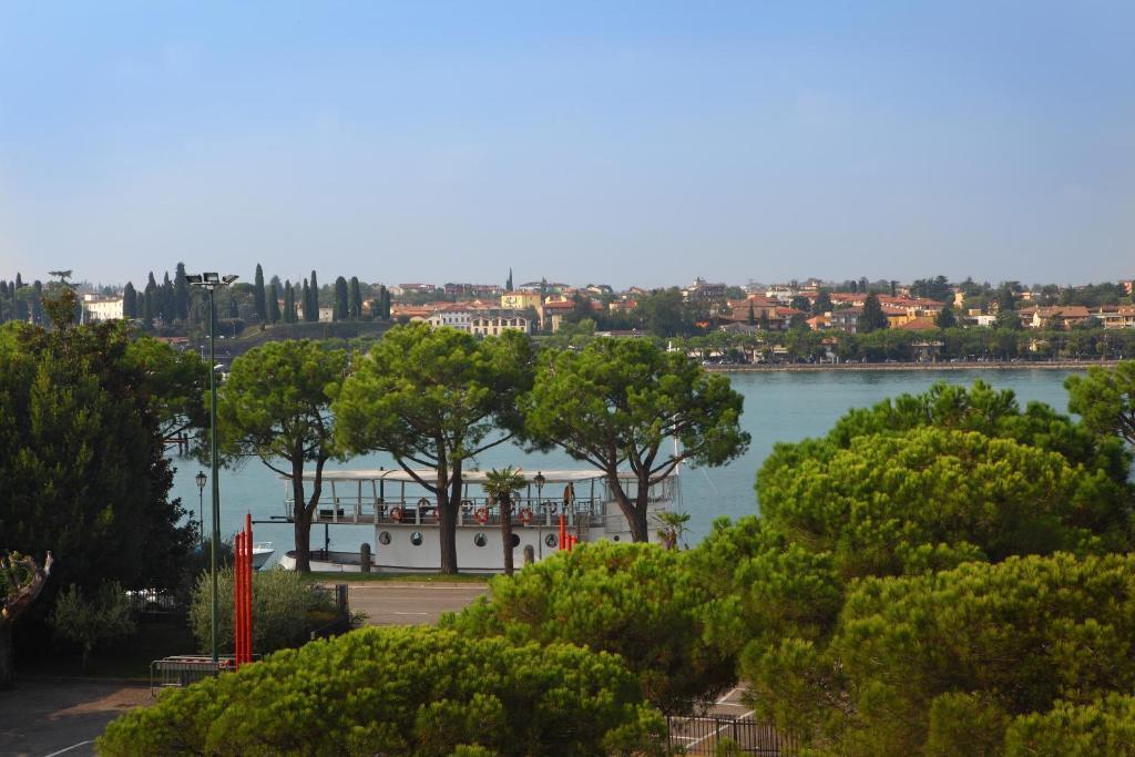 Hotel Ristorante Al Fiore Peschiera del Garda Eksteriør bilde